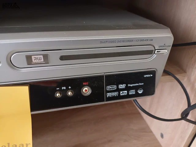 Lot 29 - dvd/video recorder magnum - afbeelding 3 van  3