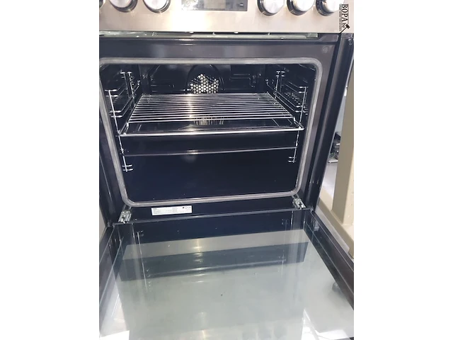 Lot 29 - gasfornuis met electrische oven - afbeelding 1 van  3