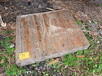 Lot 29 - houten kapblok