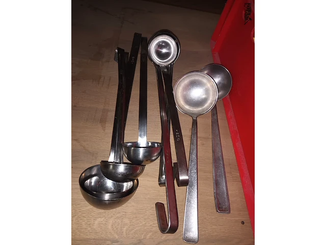 Lot 29 - klein keukenmateriaal - afbeelding 2 van  4