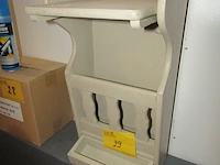 Lot 29 - krantenrekje - afbeelding 2 van  2