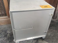 Lot 29 - ladenkastje op wielen - afbeelding 1 van  3