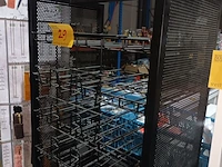 Lot 29 - metalen merchandise rek - afbeelding 3 van  4
