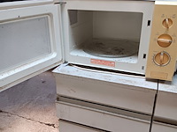 Lot 29 - microgolfoven smc - afbeelding 2 van  4