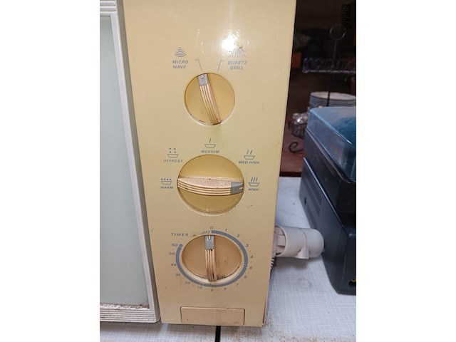 Lot 29 - microgolfoven smc - afbeelding 4 van  4