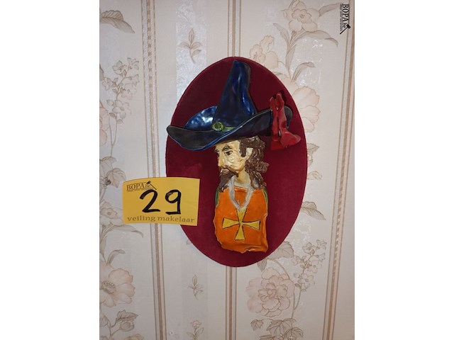 Lot 29 - muurdecoratie in keramiek - afbeelding 1 van  3