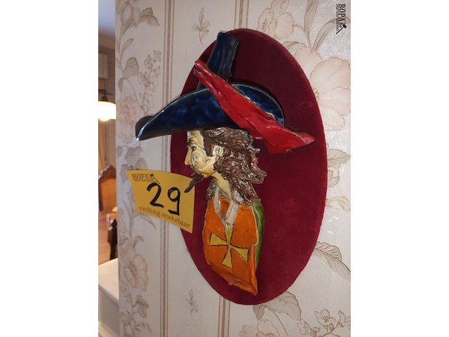 Lot 29 - muurdecoratie in keramiek - afbeelding 2 van  3