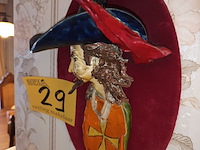Lot 29 - muurdecoratie in keramiek - afbeelding 2 van  3