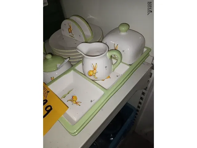 Lot 29 - ontbijtsetje met konijn. 12-delig - afbeelding 3 van  4