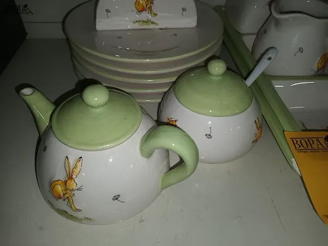 Lot 29 - ontbijtsetje met konijn. 12-delig - afbeelding 4 van  4