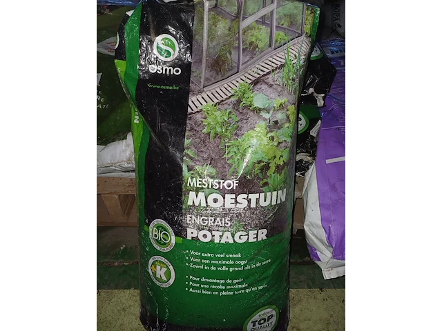 Lot 29 - osmo moestuin meststof en rhododendrongrond - afbeelding 1 van  4
