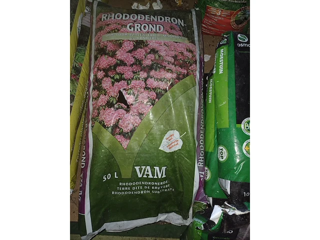Lot 29 - osmo moestuin meststof en rhododendrongrond - afbeelding 3 van  4