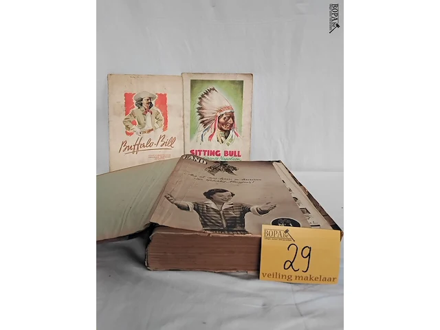 Lot 29 - oude bundel tijdschriften ons land + buffalo bill, 3 stuks - afbeelding 1 van  2