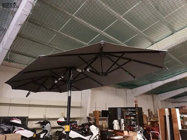 Lot 29 - parasol - afbeelding 2 van  6