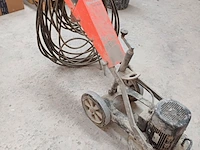 Lot 29 - polijstmachine husqvarna - afbeelding 1 van  6