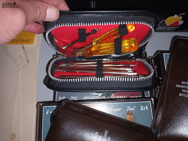 Lot 29 - schroevendraaier sets en kammensets - afbeelding 5 van  5