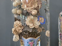 Lot 29 - stolp met droogbloemen en chinese vaas - afbeelding 2 van  4