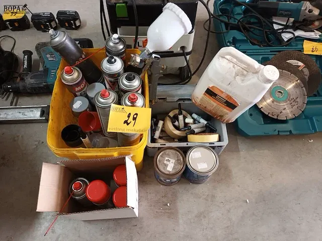 Lot 29 - verfmateriaal. 30 stuks - afbeelding 1 van  8
