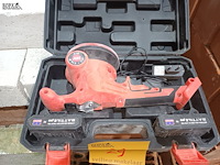 Lot 29 - zuignap en tegeltriller montolit - afbeelding 2 van  4