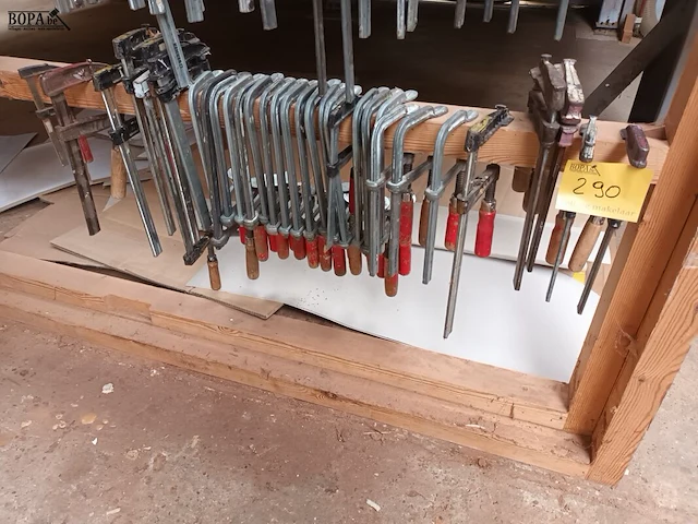 Lot 290 - lijmklemmen. 32 stuks - afbeelding 1 van  3