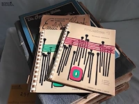 Lot 291 - lot oude bladmuziek en muziekboeken, stapel - afbeelding 2 van  4