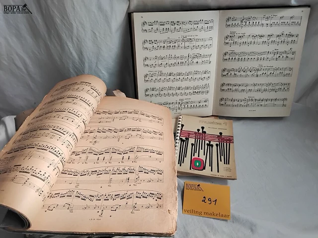 Lot 291 - lot oude bladmuziek en muziekboeken, stapel - afbeelding 3 van  4