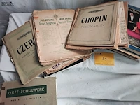 Lot 291 - lot oude bladmuziek en muziekboeken, stapel - afbeelding 4 van  4