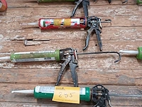 Lot 295 - silicone pistool. 5 stuks - afbeelding 1 van  3