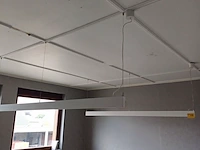 Lot 296 - led hanglamp. 2 stuks (lokaal 11) - afbeelding 1 van  4