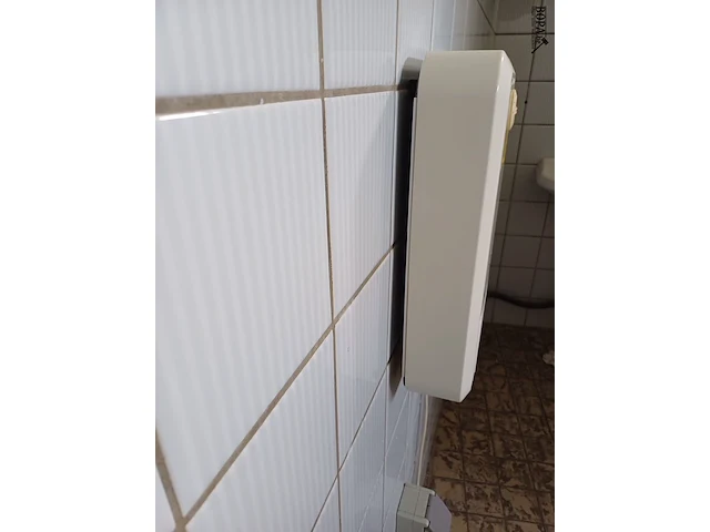 Lot 298 - siemens elektrisch verwarmingstoestel (wc boven) - afbeelding 3 van  3