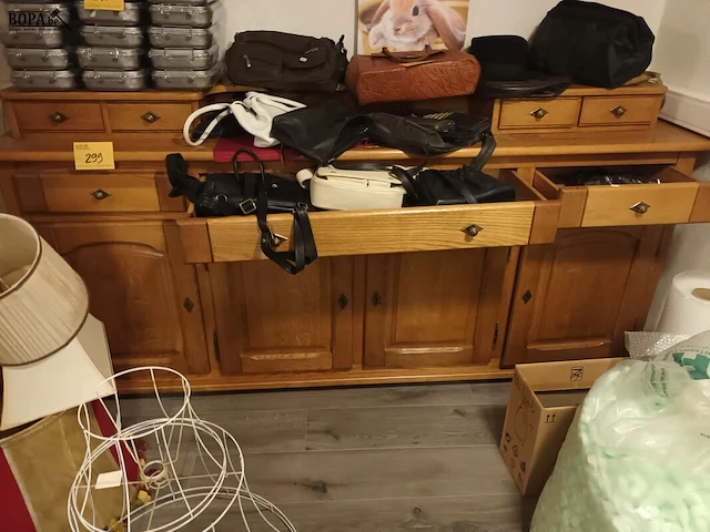 Lot 299 - dressoir kast - afbeelding 4 van  4