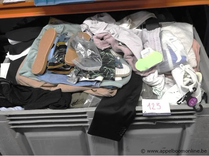 Openbare verkoping in opdracht van brussels airport company ea - sale 928