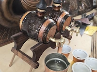 Lot 3 - afrikaanse dranktonetjes, kan en tasjes - afbeelding 3 van  4