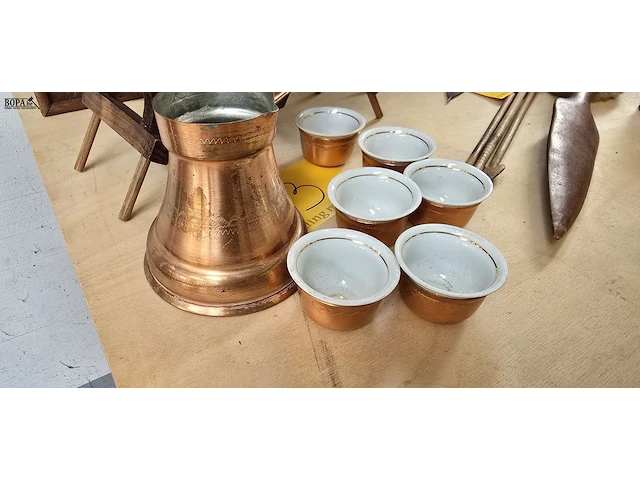 Lot 3 - afrikaanse dranktonetjes, kan en tasjes - afbeelding 4 van  4