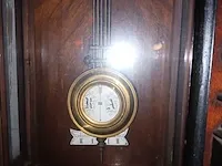 Lot 3 - antieke houten wandklok - afbeelding 3 van  3