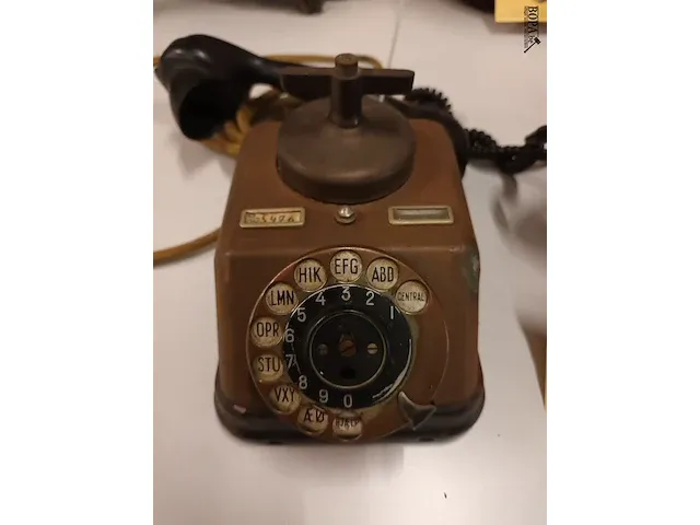 Lot 3 - antieke telefoons. 2 stuks - afbeelding 2 van  6