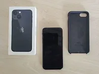 Lot 3 - apple iphone 8