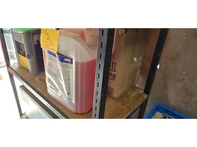 Lot 3 - badkamerproduct 10l - afbeelding 1 van  3