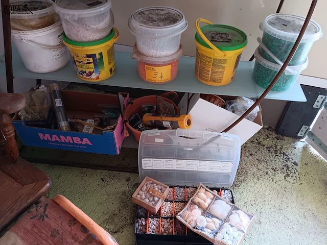 Lot 3 - decoratie materiaal - afbeelding 1 van  6