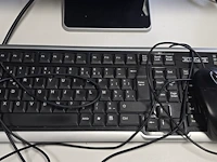 Lot 3 - desktop met monitor, toetsenbord en muis - afbeelding 4 van  4
