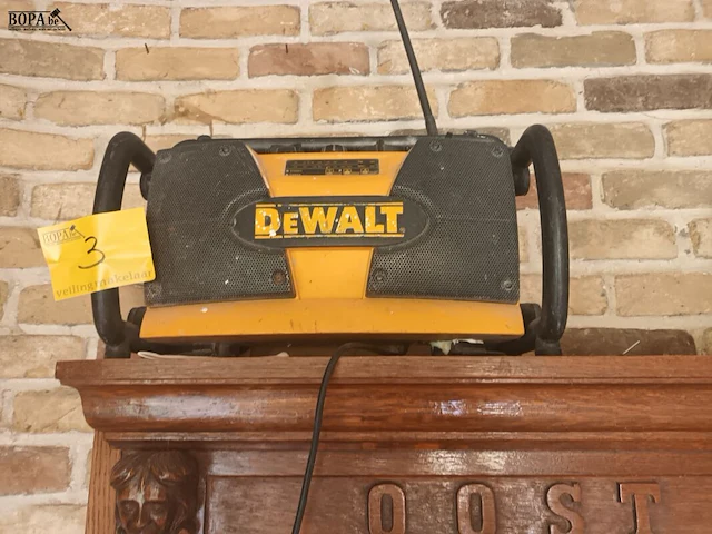 Lot 3 - dewalt werfradio - afbeelding 1 van  3