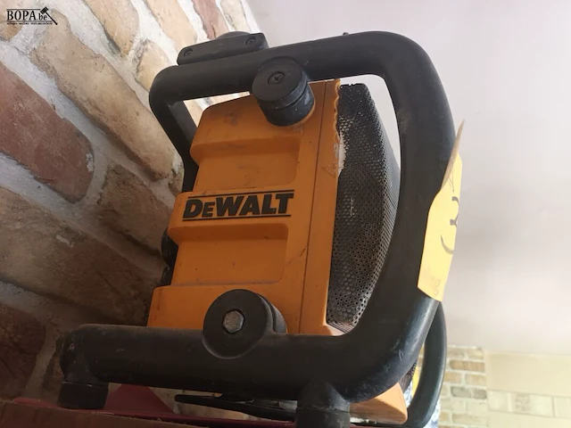 Lot 3 - dewalt werfradio - afbeelding 2 van  3
