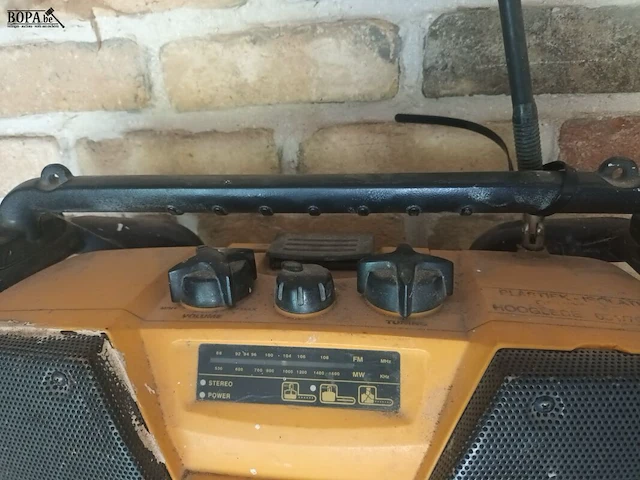 Lot 3 - dewalt werfradio - afbeelding 3 van  3