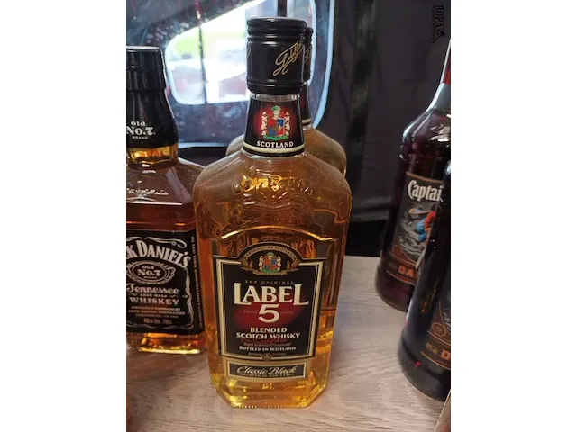 Lot 3 - diverse flessen whisky. 6 stuks - afbeelding 2 van  4
