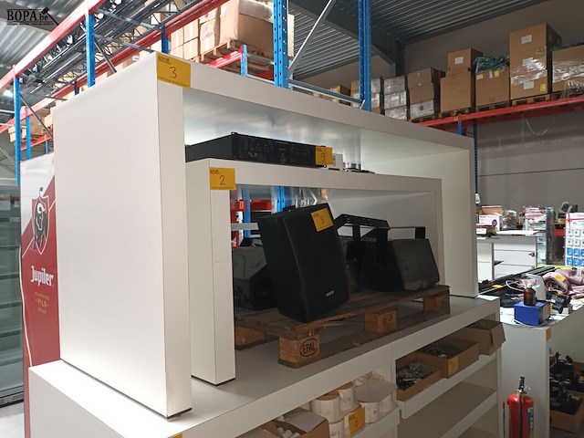 Lot 3 - hoge tafel - afbeelding 1 van  2