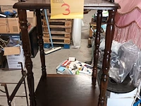 Lot 3 - houten bijzettafeltje