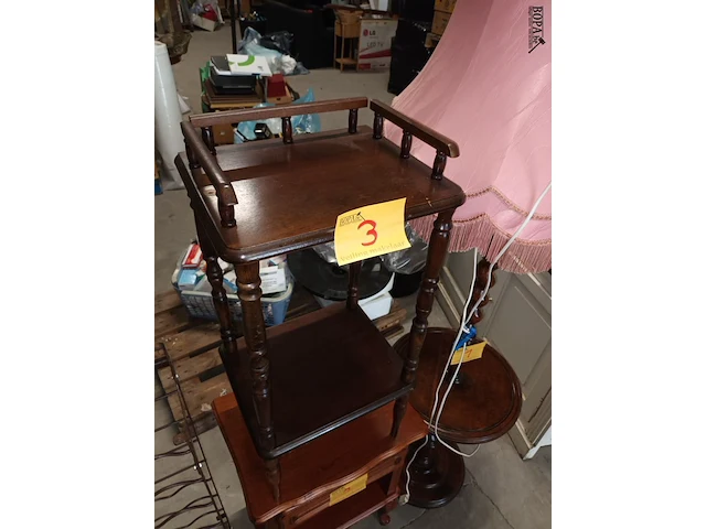 Lot 3 - houten bijzettafeltje - afbeelding 3 van  3