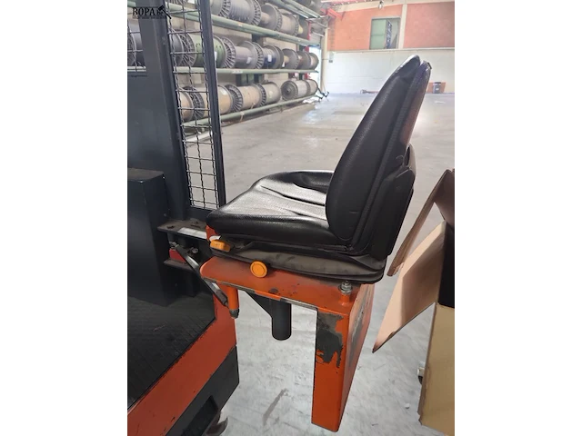 Lot 3 - hubtex zijdelingse boomlifter - afbeelding 12 van  15