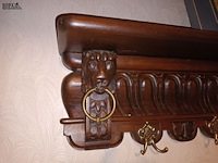 Lot 3 - kapstok in mechelse stijl - afbeelding 2 van  3