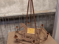 Lot 3 - kroonluchter en bloempothanger - afbeelding 1 van  2